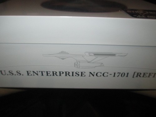 CORGI STAR TREK USS ENTERPRISE NCC-1701 REFIT CC98001 - Picture 2 of 9