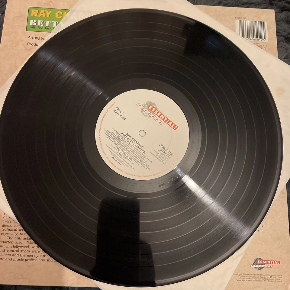 Essential ESSLP 012 Ray Charles And Betty Carter LP - Image 3 of 4