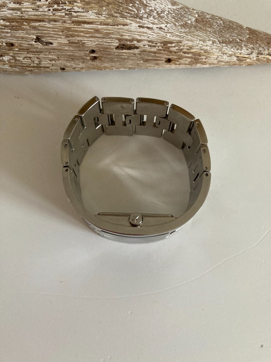 Montre Femme Thierry Mugler Réf 4707701 - Cadran Noir Bracelet Acier