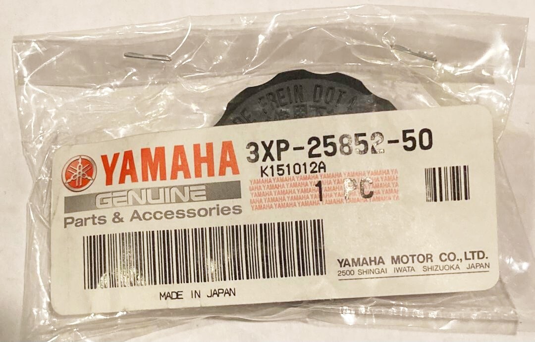 New Yamaha rear master cylinder cap 3XP-25852-50 YZ125D1