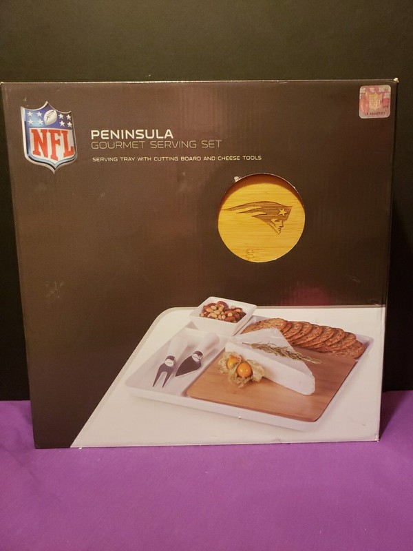 New England Patriots Tray Bamboo Cutting Board Peninsula Cheese Serving Tool NFL