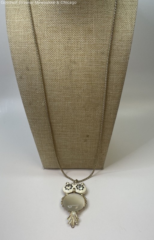 Gold Tone Rhinestone Owl Pendant Necklace 37.6g