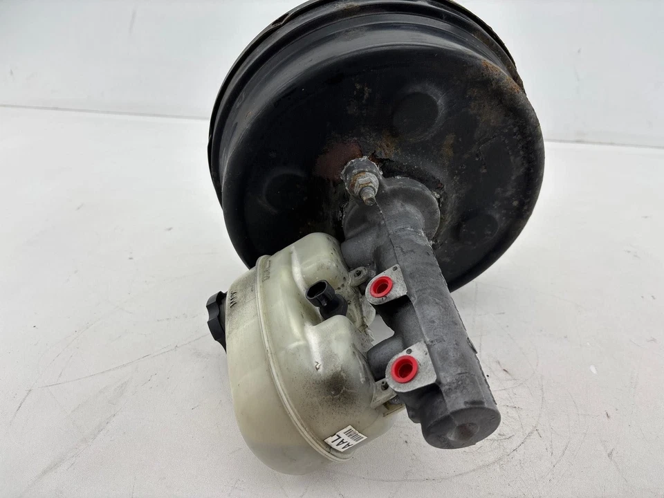 05-07 Chevrolet Silverado 1500 Brake Booster Master Cylinder W/ Reservoir OEM - Image 2 of 4