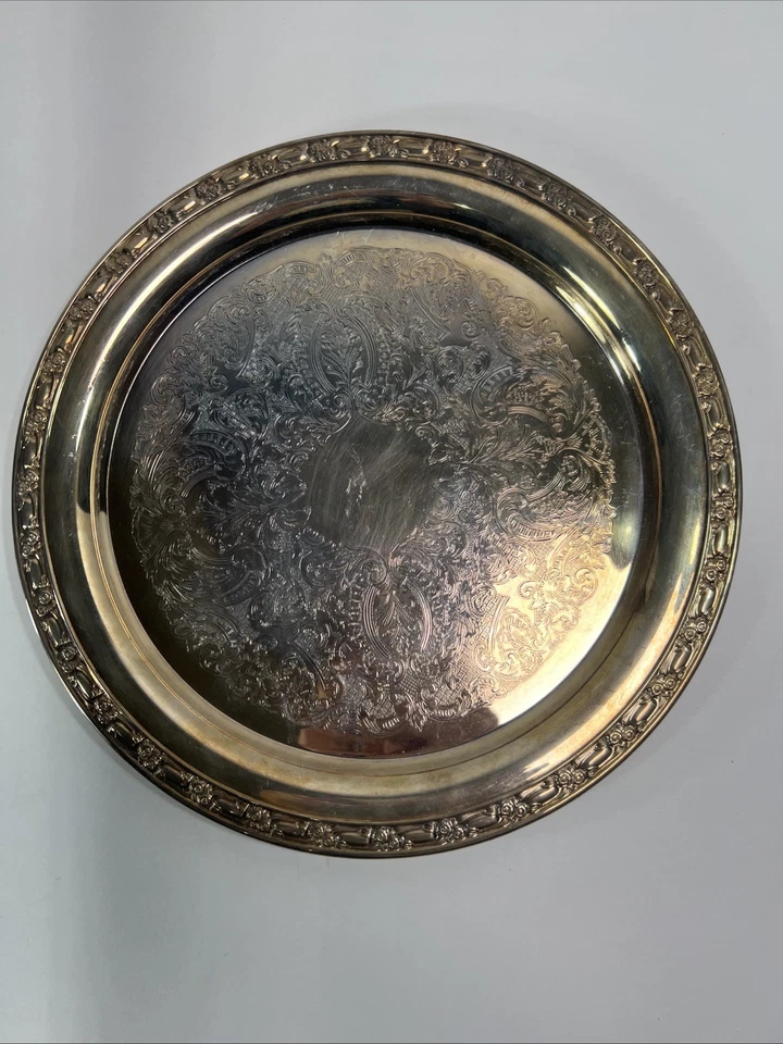 Lote de 2 bandejas plateadas-Oneida redondas y WM Rogers 733 rectangulares de colección para servir Foto 2 de 4