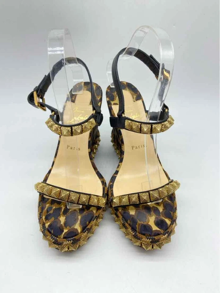 Tacones Christian Louboutin marrón talla 39 cuña Foto 2 de 4