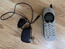 Motorola V2260 Verizon Vintage Y2K Cell Phone w/ Charger Batteries Retro