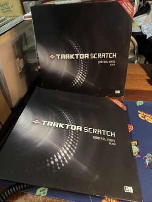 2 Native Instruments Traktor Scratch Pro Control Vinyl X 2