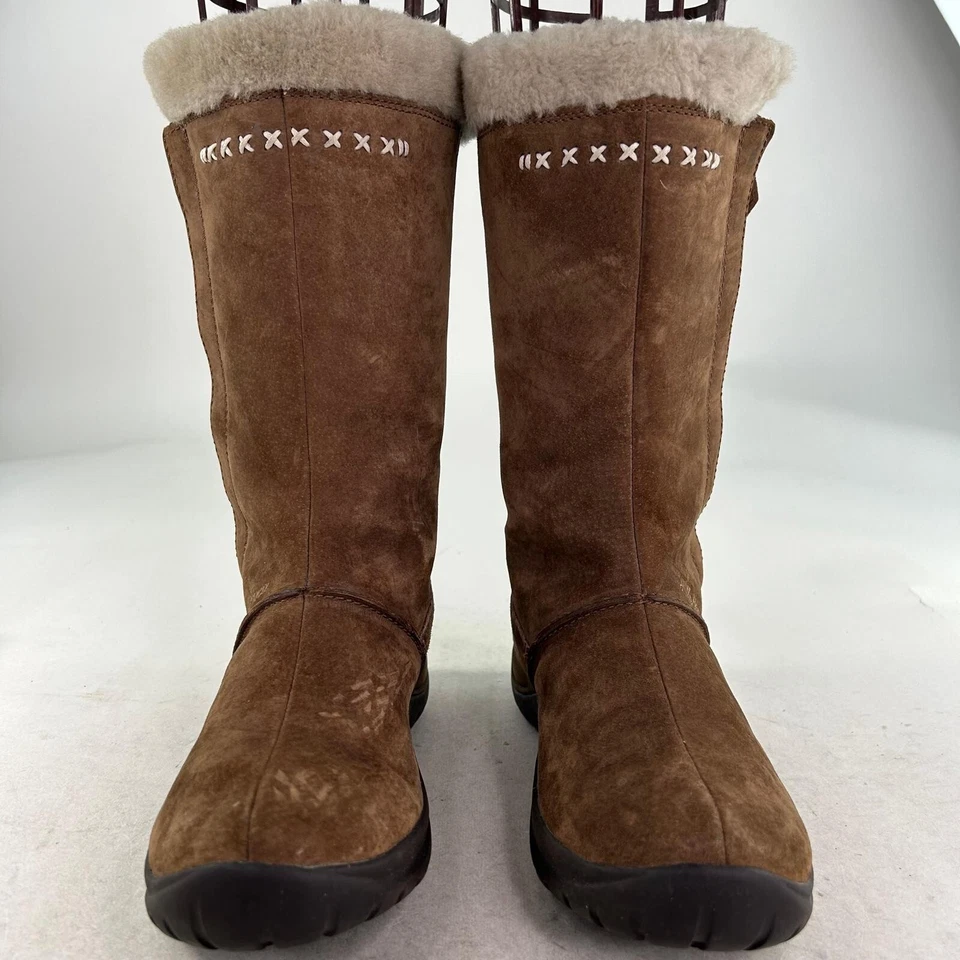 Botas altas de gamuza forradas de lana Helly Hansen para mujer EE. UU. 8 marrón puntada SAGA invierno Foto 4 de 4