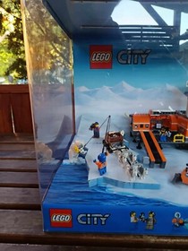 Lego City " Arctic base camp " NEW light up rotating store display 60036