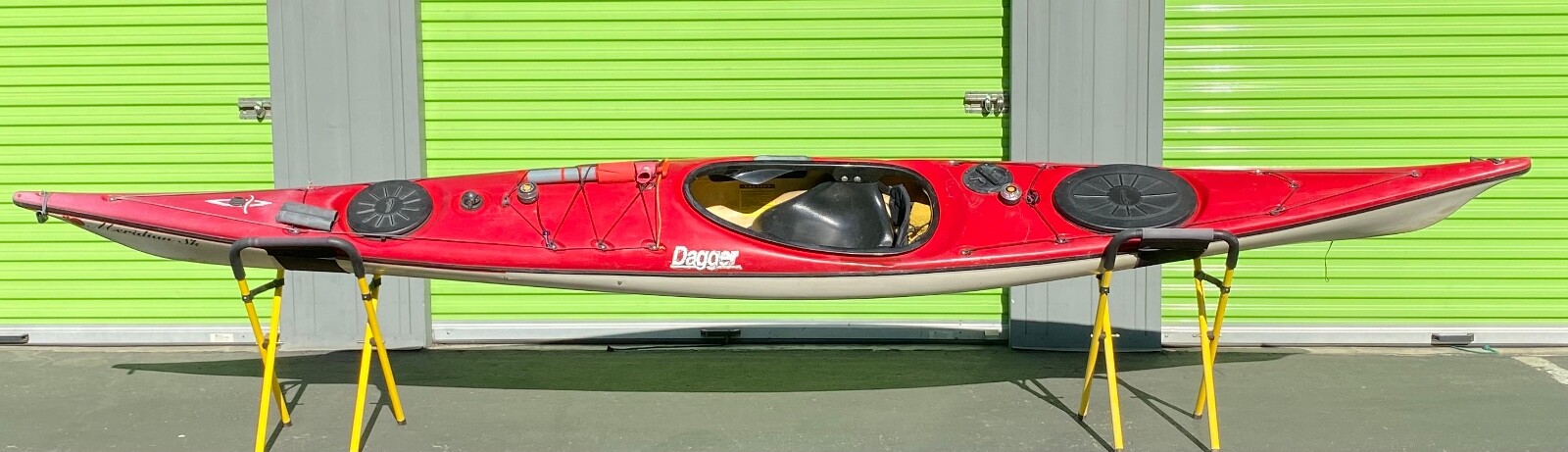16' Red W/day Hatch Compartment (compare At $5k)