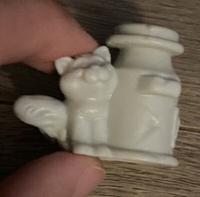 Peanuts Linus' Milk Mover Milk With Cat Replacement McDonald's Toy Peanuts