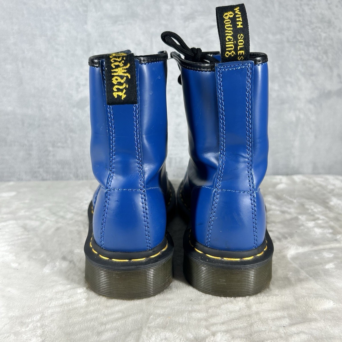 Dr. Martens 1460 Woman's Size 7 Smooth Blue Leather Lace Up Boots