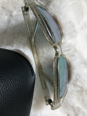 Coole GUESS Sonnenbrille in angesagten, transparenten Look; mit Box und Tuch