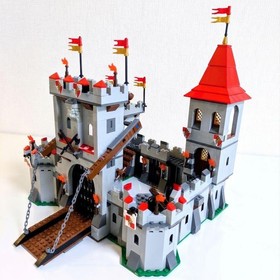 LEGO Kingdoms King's Castle 7946 In 2010 Used Retired W/Manuals & Box