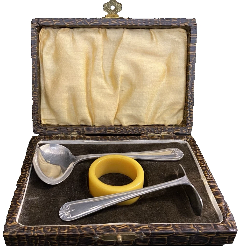 Cased Antique Sheffield Silver Plated Childs Feeding Spoon & Food Pusher Set
