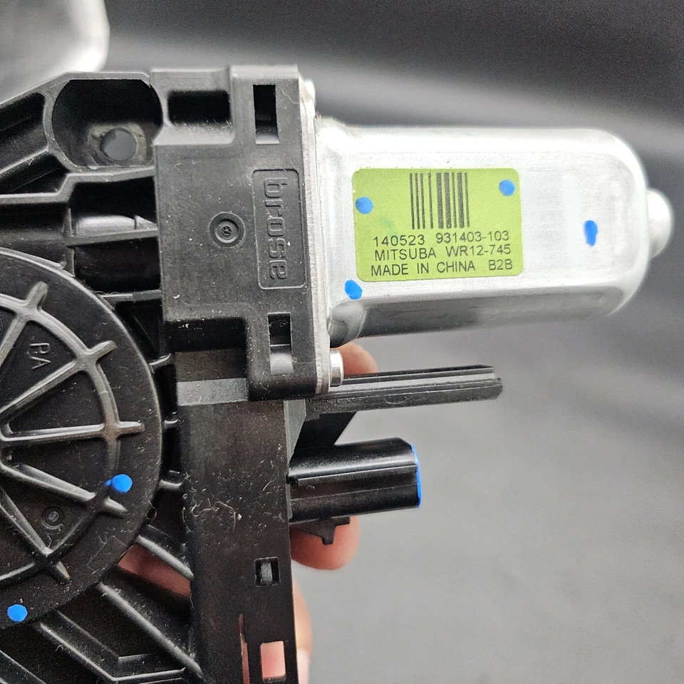 Dodge Durango 2011-2025 puerta trasera derecha ventana regulador motor Foto 2 de 4