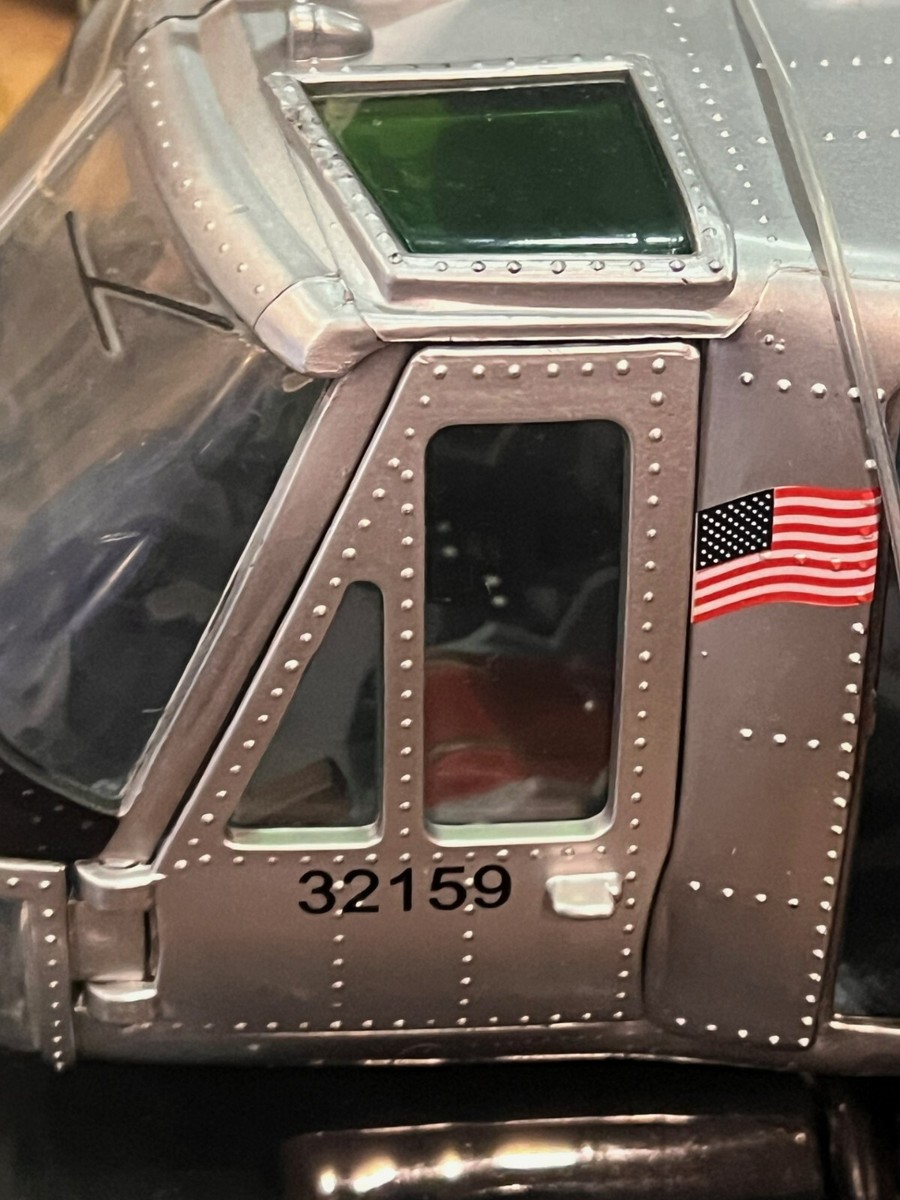 絶版!! 1/18 21st ヒューイ UH-1C ヘリコプター(CIA)モデル 絶版!! 1/18 21st ヒューイ UH-1C ヘリコプター(CIA)モデル 1:18