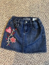 GAP KIDS GIRLS 6 REGULAR DENIM SKIRT EMBROIDERED FLORAL ADJUSTABLE WAIST