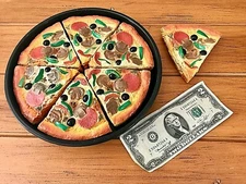 REALISTIC PRETEND PLAY FOOD PIZZA HUT ● 7 SLICE SUPREME DEEP DISH PIZZA EXC 1987