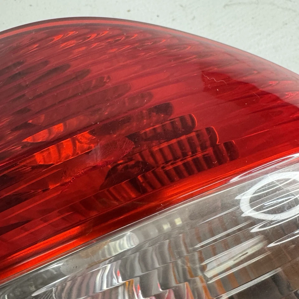 Luz trasera derecha pasajero Mercedes Benz W203 C230 C350 2005-2007 OEM Foto 3 de 4