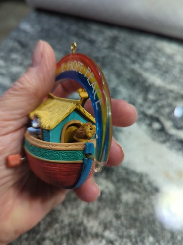 1991 Noah's Ark Hallmark Ornament Keepsake Christmas Ornament - Picture 3 of 5
