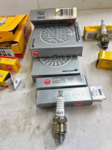 BMW Motorcycle Airhead NOS Spark Plug Lot R69S,R50/2,R90S,R60/5,R100 1955-84 WOW - Picture 8 of 12