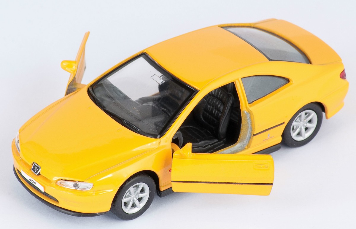 BLITZ VERSAND Peugeot 406 Coupe 1997 gelb yellow Welly Modell Auto