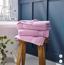 Welspun Bath Towels Wash Cloths Pink Embraceable Quick-Drying Luxury 640 GSM