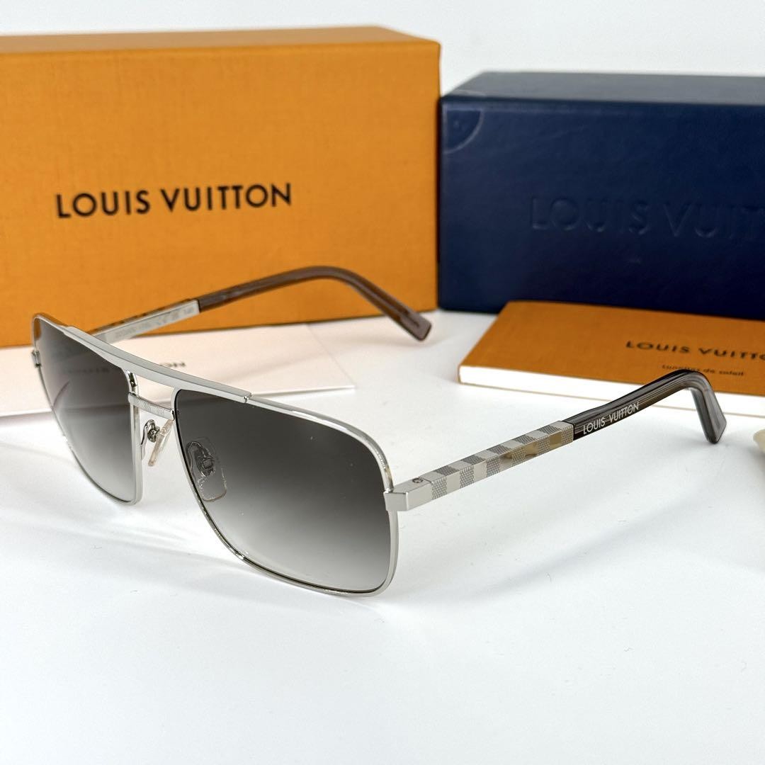 美品 ルイヴィトン サングラス Z0260U アティチュード ダミエ シルバー Beautiful Louis Vuitton Sunglasses Attitude Damier Silver