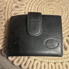 Buxton Black Folding Wallet Women  s Logo Accent Credit Card Kiss Lock Pocket