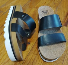 $70 REEF 7 Sandal Cushion Vista Hi Black 2-Strap Slide Platform Cork Bed