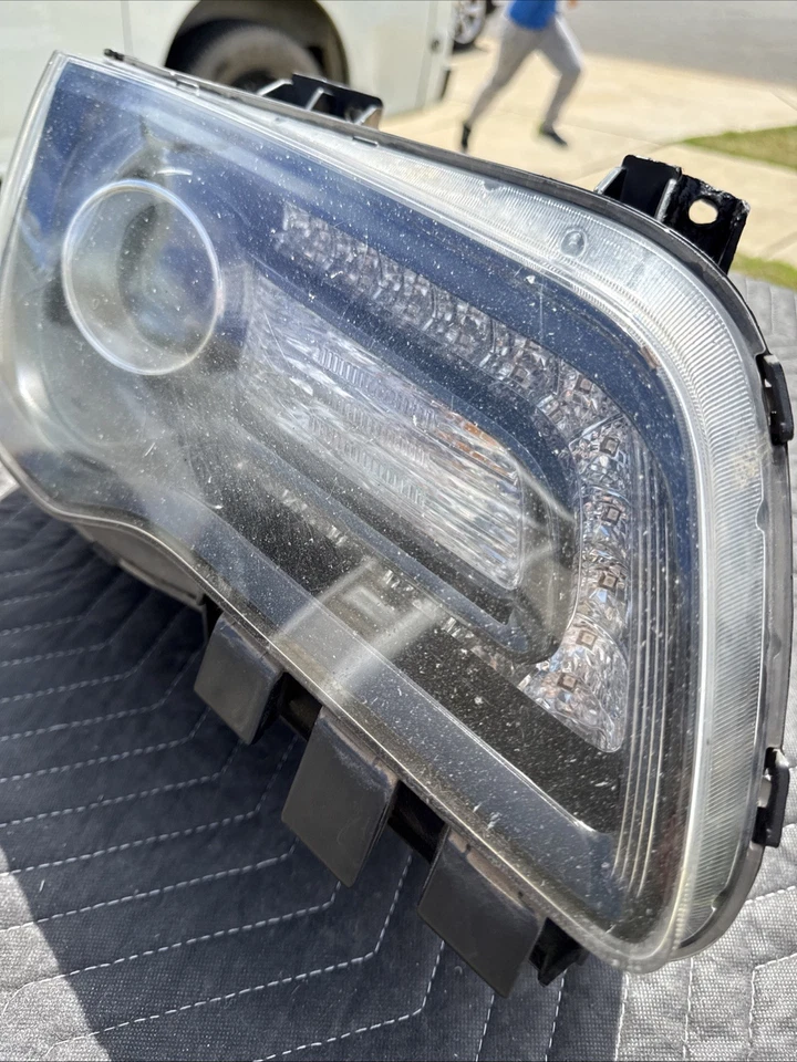 Faro #30 para Chrysler 300 2017-2023 OEM lado derecho HID/Xenón + LED DRL Foto 2 de 4