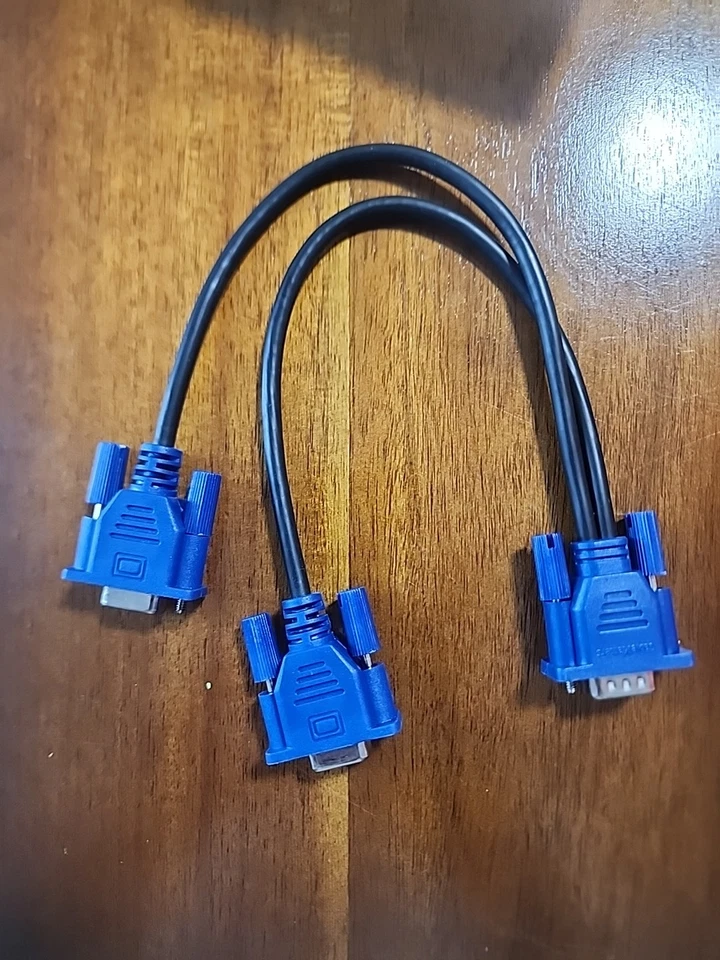 Cable Matters Model 113051 VGA Monitor Cable For Screen Duplication 1 Foot - Image 4 of 4