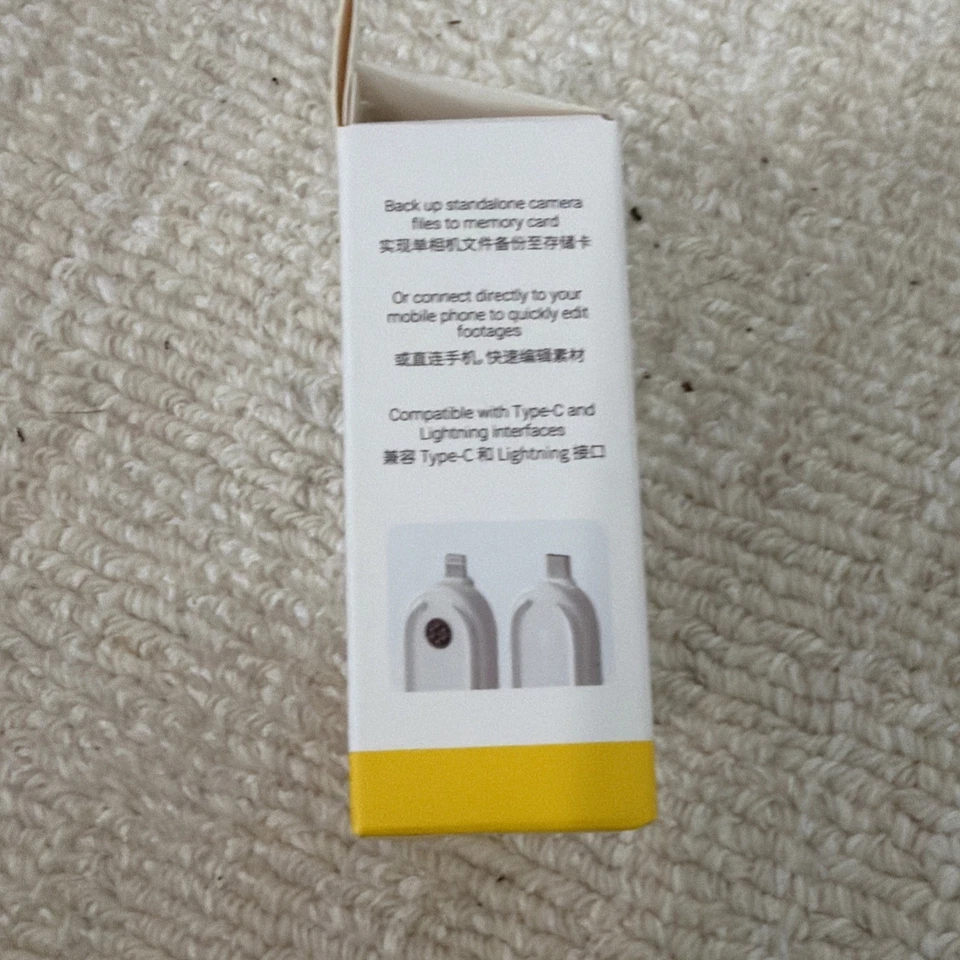 Insta360 GO 3S Quick Reader – Fast File Transfer, SD Support, USB-C/Lightning - Image 4 of 4