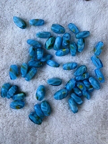 Lot of Beautiful Glass and Plastic Pieces Perfect for Crafts - Picture 6 of 24