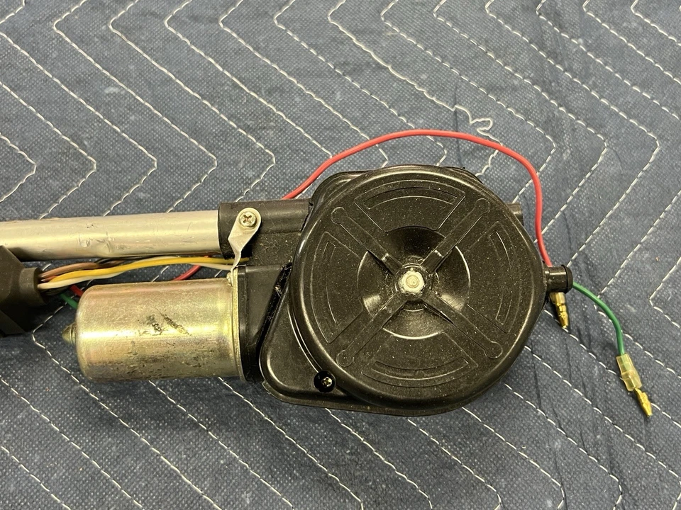 Conjunto de antena de alimentación radio AM/FM #3943E Volvo 240 244 245 740 760 780 940 960 Foto 2 de 4