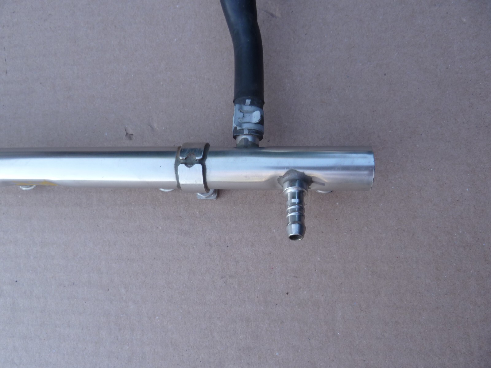 Lamborghini Huracan EVO 5.2 V10 OEM Right Fuel Injector Rail Pressure Pipe R8