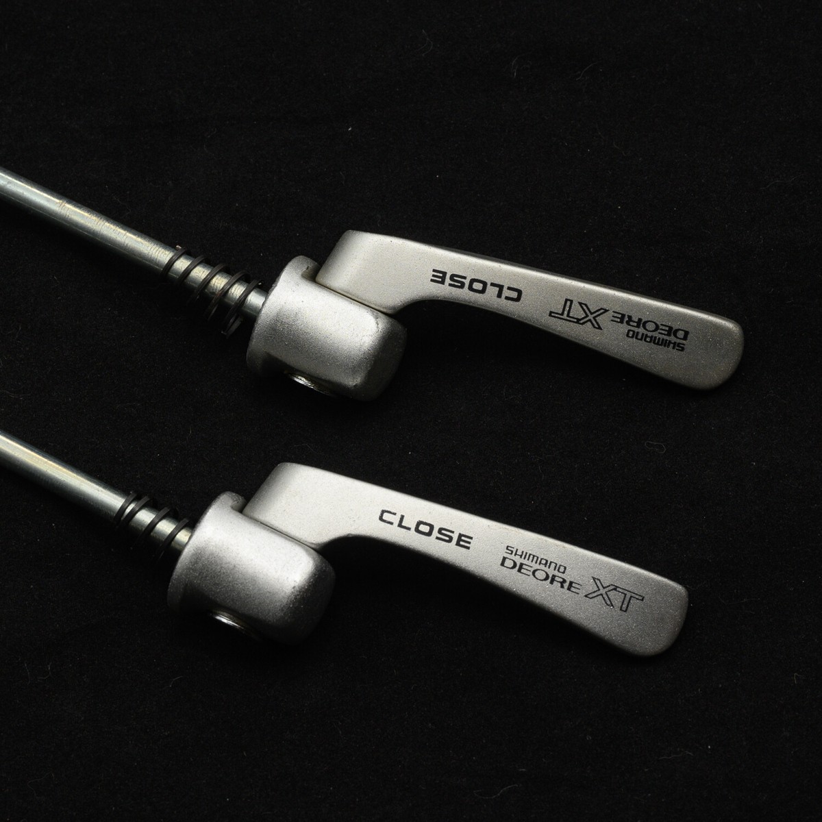Shimano Deore XT M737 Quick Release Lever Skewers MTB 100 135mm