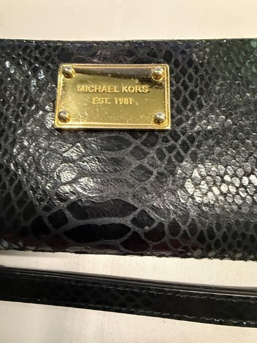 MICHAEL KORS Black Essentials Snakeskin Zip Around Wallet Wristlet with Strap - Picture 3 of 6
