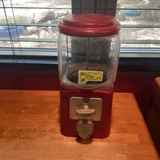 Working Vintage Vending 10 Cent Gumball Machine.  No key. Good glass A&A