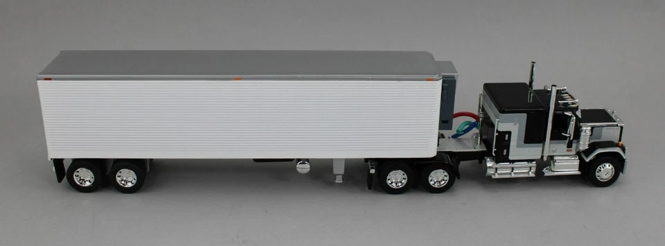 2025 DCP 1:64 *BLACK & WHITE* GMC General 60" Flattop w/Vintage Reefer Trailer - Image 3 of 4
