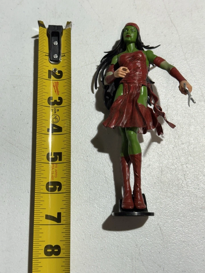 FIGURA DE ACCIÓN ELEKTRA MARVEL LEGENDS Foto 4 de 4