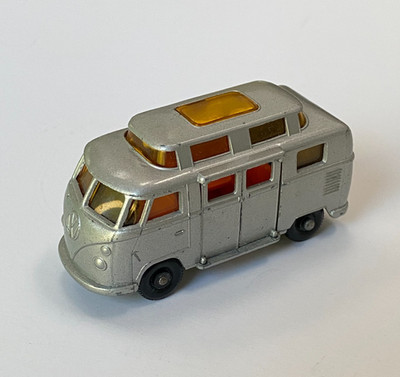 ミニカー MATCHBOX No.34 VOLKSWAGEN CAMPER Matchbox Lesney no. 34 Volkswagen Camper silver with high roof and