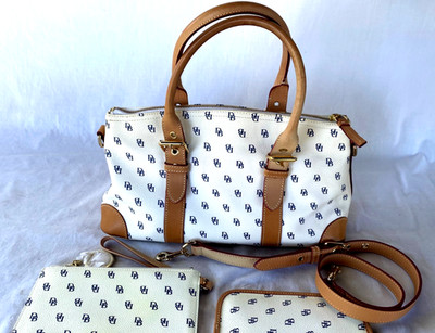 DOONEY & BOURKE..D&B LOGO..TOTE / SHOULDER BAG..+ CHANGE & EYEGLASS CASE