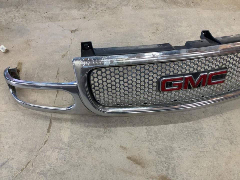 04 SIERRA DENALI Grille Grille - Image 3 of 4