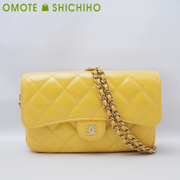 CHANEL Matelassé Patent Leather Yellow Flap Phone Case Crossbody Bag AP2096