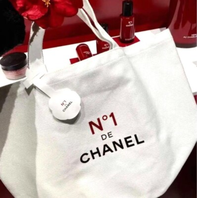 CHANEL LA COLLECTION ノベルティ ホワイトクッション CHANEL LA COLLECTION ノベルティ ホワイトクッション CHANEL LA