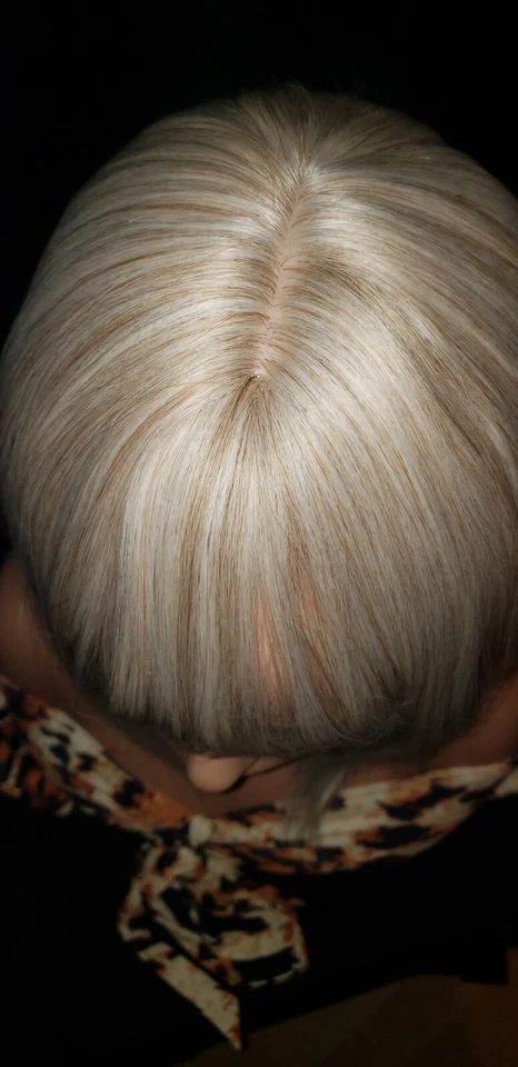 Peluca Rubia Platino Cabello Humano Mezclas Cortas Rectas Bob Bangs Capas Natural Foto 4 de 4