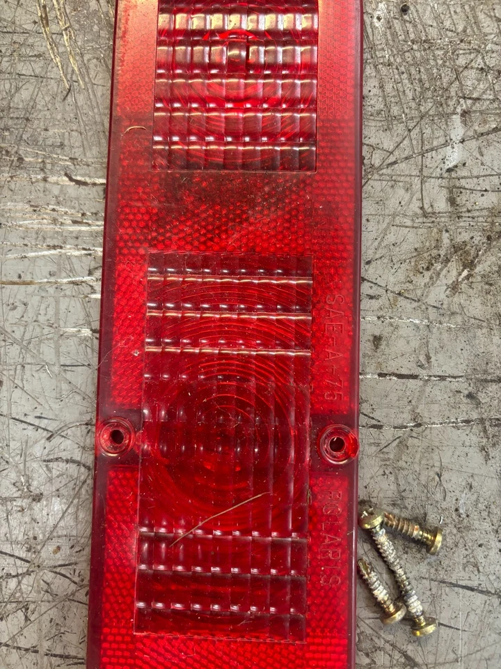 Polaris Used OEM Taillight Lens 5430423 SKS Classic 550 2004 RW6708 - Image 3 of 4