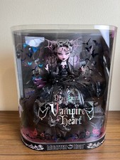 Monster High Draculaura Doll Vampire Heart in...